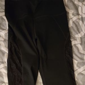 Fabletics Black Ankle Length Leggings Size Medium
